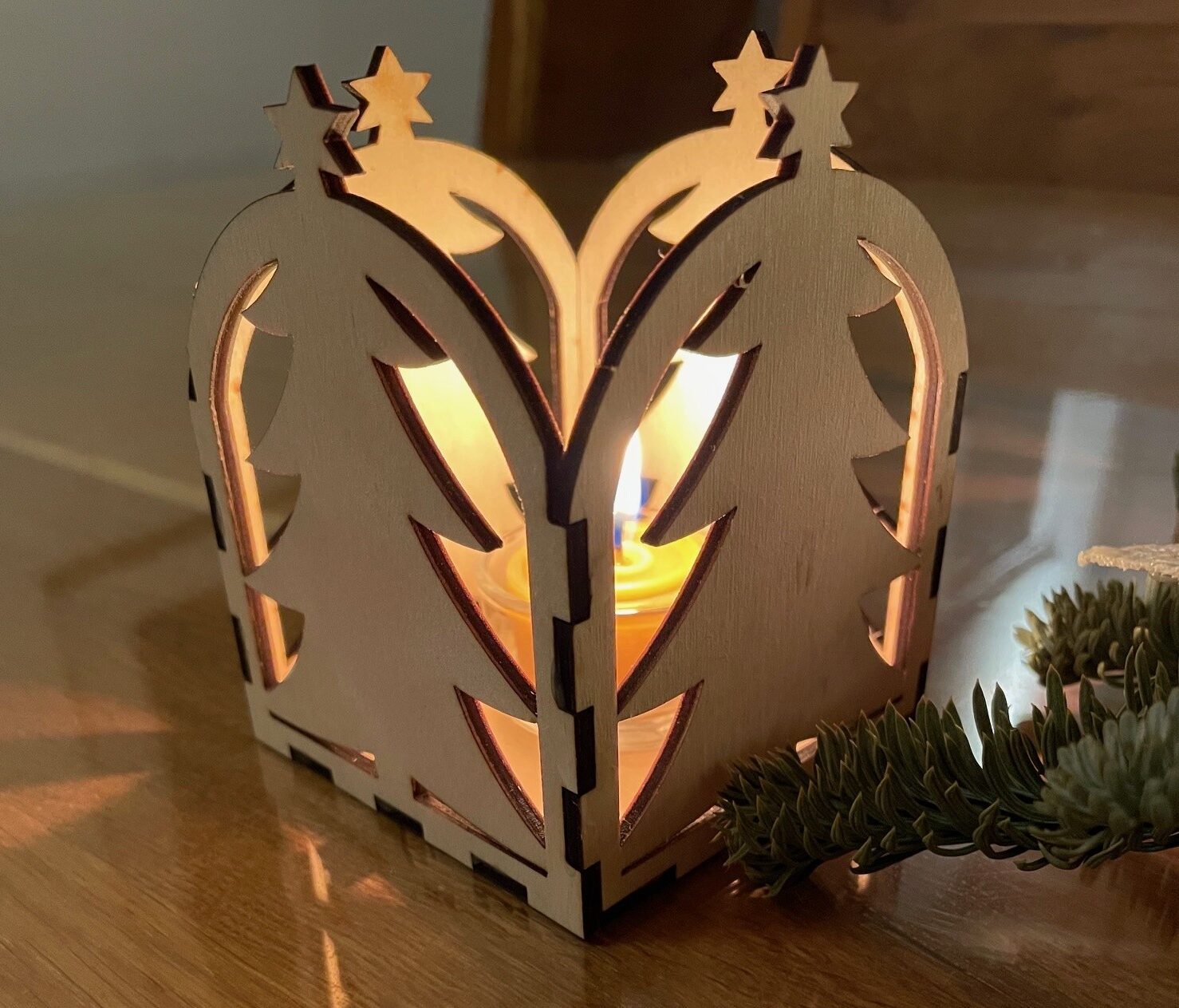 Windlicht im Tannenbaum Design